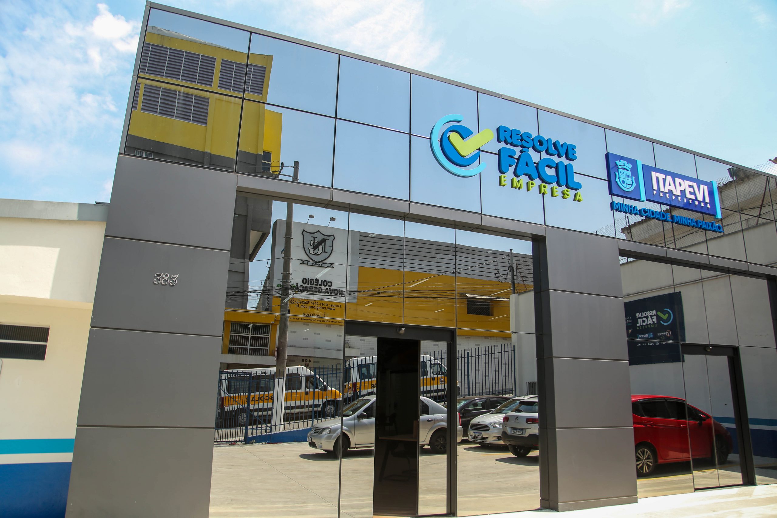 Prefeitura entrega o Resolve Fácil Empresa para os empreendedores