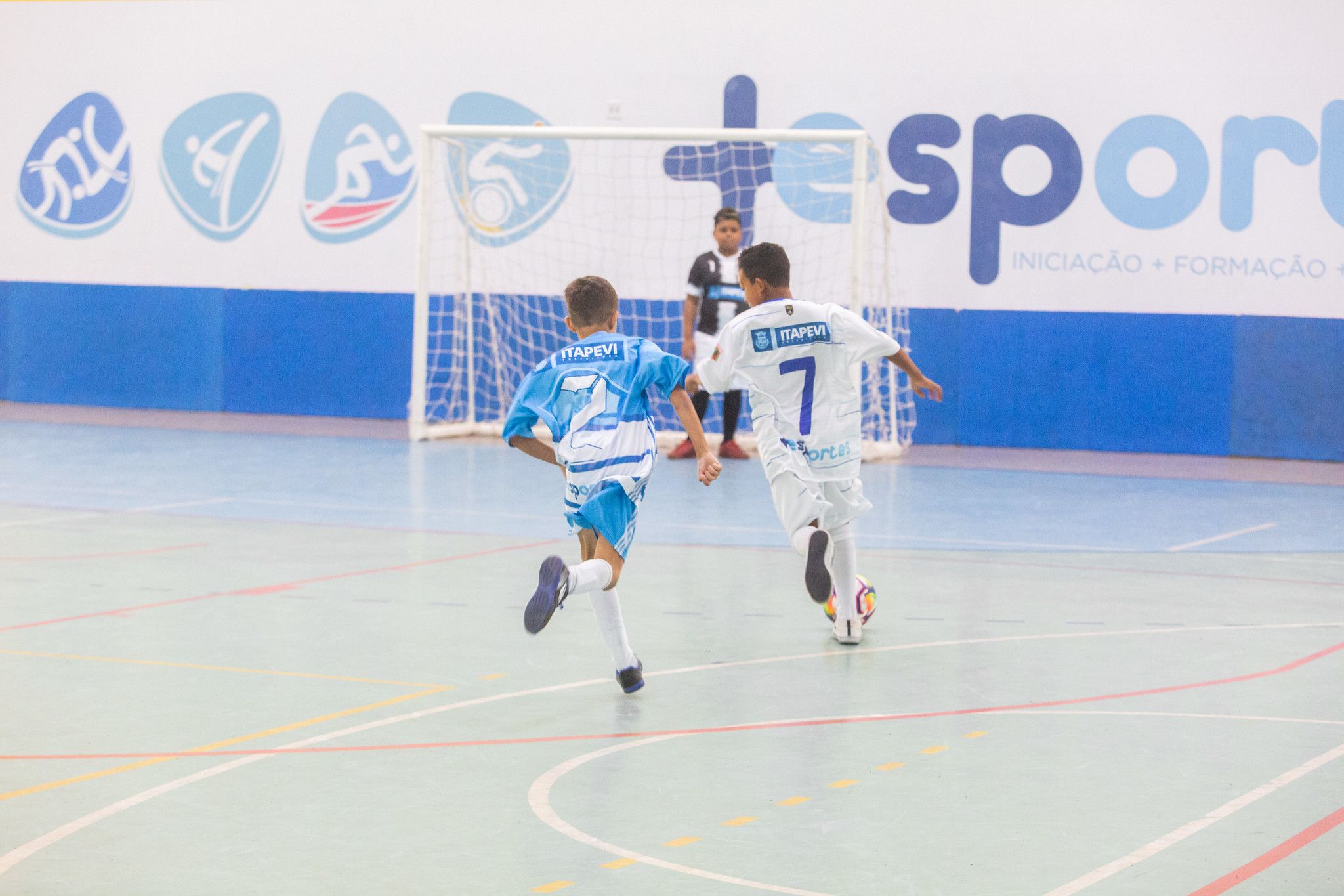 Prefeitura realiza festivais de futsal e futebol com mais de 270 alunos do programa Mais Esportes