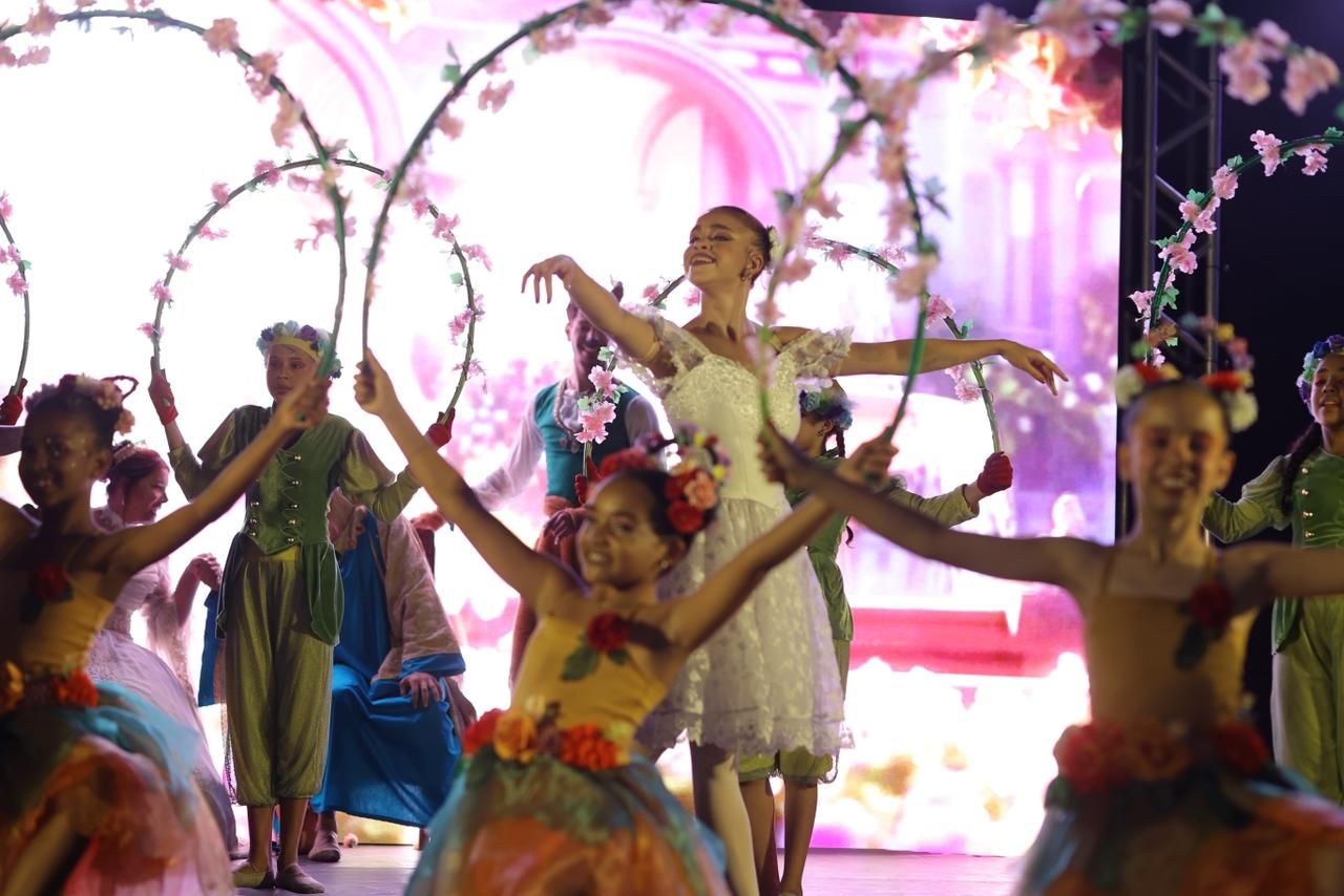 Espetáculo de dança “Annabel” encanta público em super apresentação