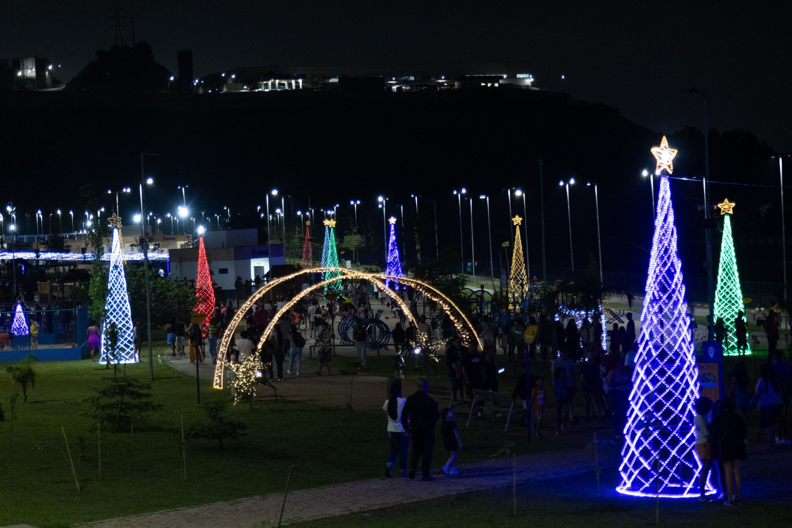Itapevi dá início ao Natal Mágico com programação especial e atrações inéditas na Rua de Natal e Natal Luz